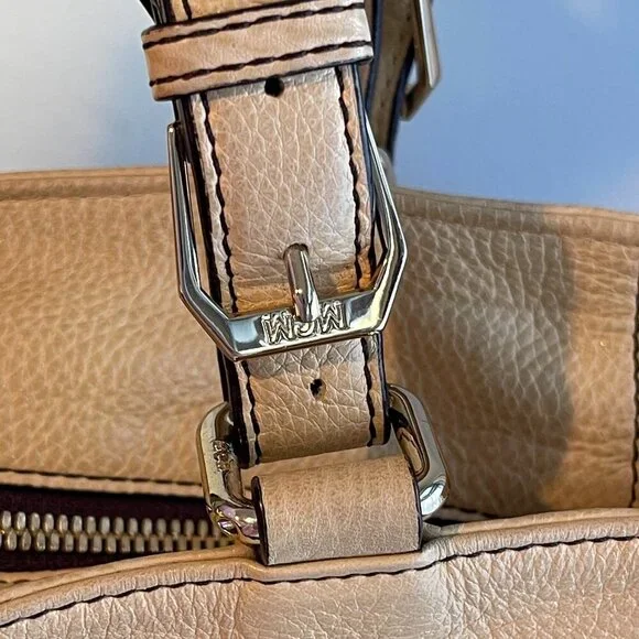 MCM Ivory Leather Shoulder Bag - Preowned - Picture 16 of 16